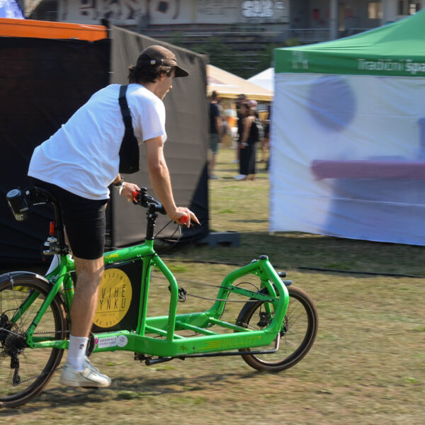 235941283_1416771405366521_863987744858783936_n